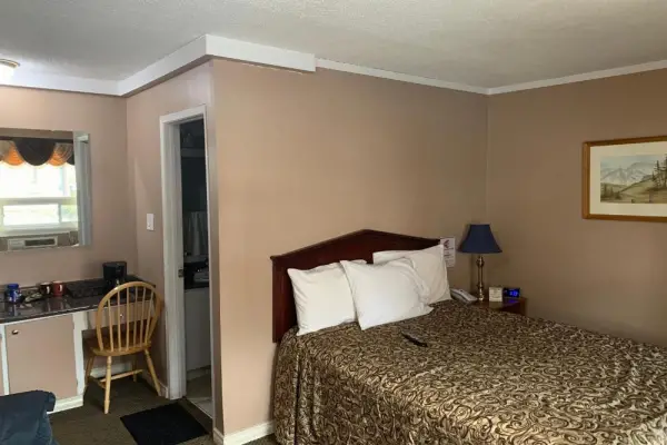 Lucien Motel 4